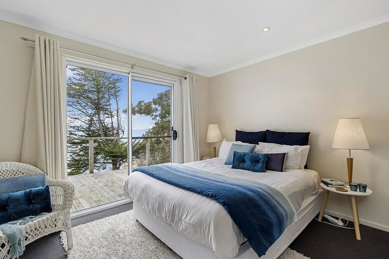 Hidden Bay - 5 Br Luxury Waterfront