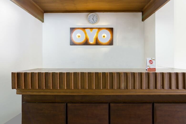 Hostal Oyo 1212 Hotel Pakuning