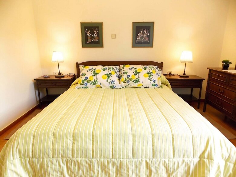 Glyfada Spacious Apartment Garden