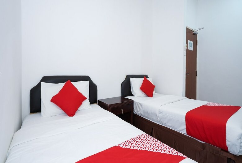 Oyo 43955 N9 Business Hotel