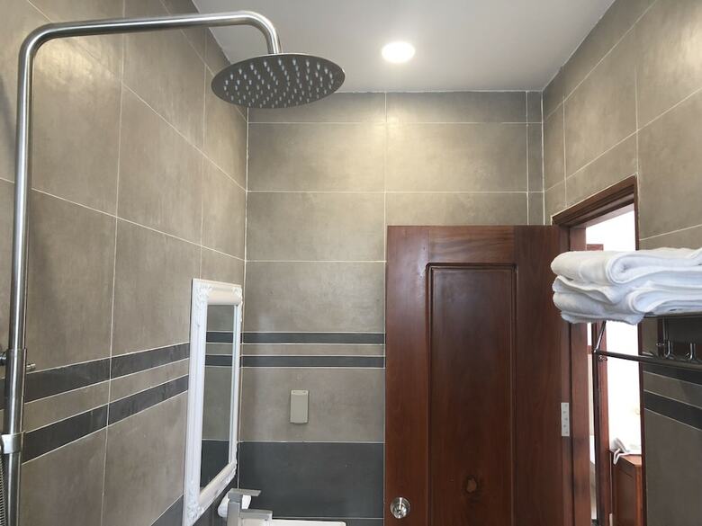 Tuyet Hien Hotel