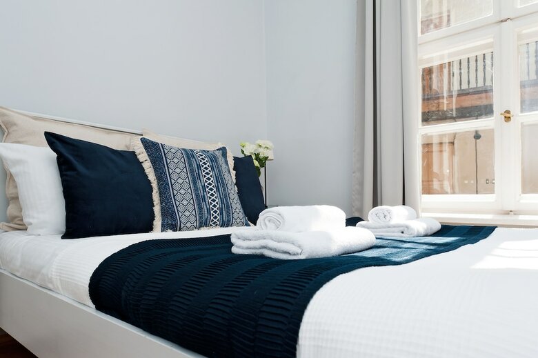 Square Apartment By Loft Affair