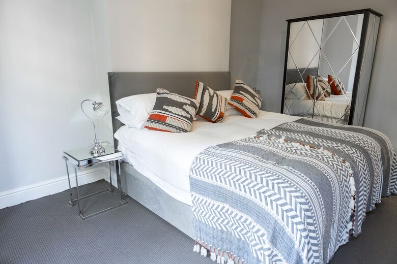 York Gardens Your Apartment