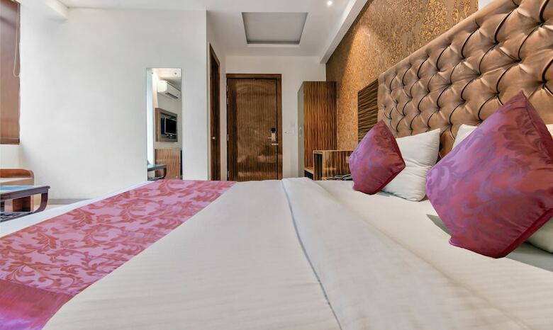 Treebo Trend Hotel Swiss