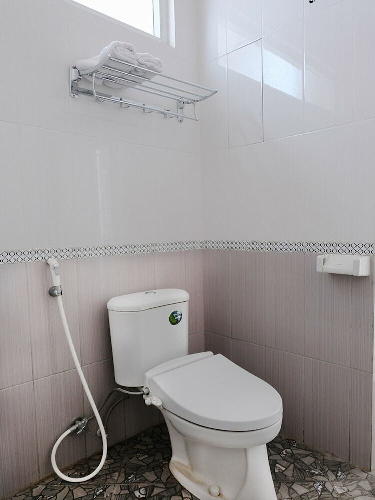 Hostal Oyo 1194 Villa Bukit Panderman Residende