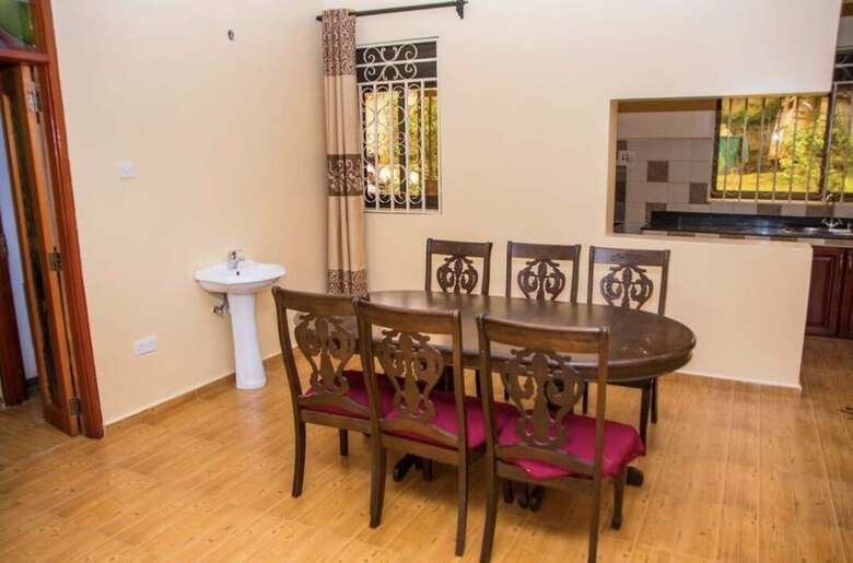 Three Bedroom House Near Martyrs Shrine