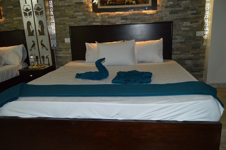 Bed & Breakfast Comfort Pyramids Inn