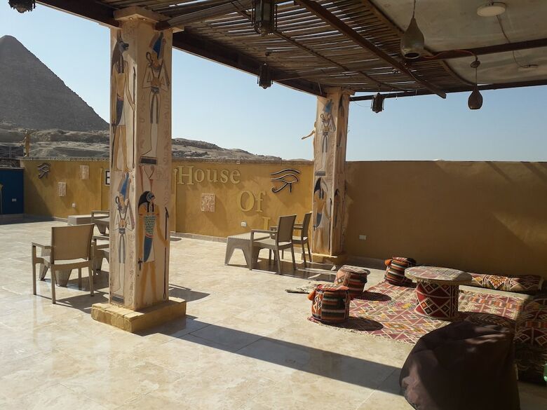 Bed & Breakfast Comfort Pyramids Inn