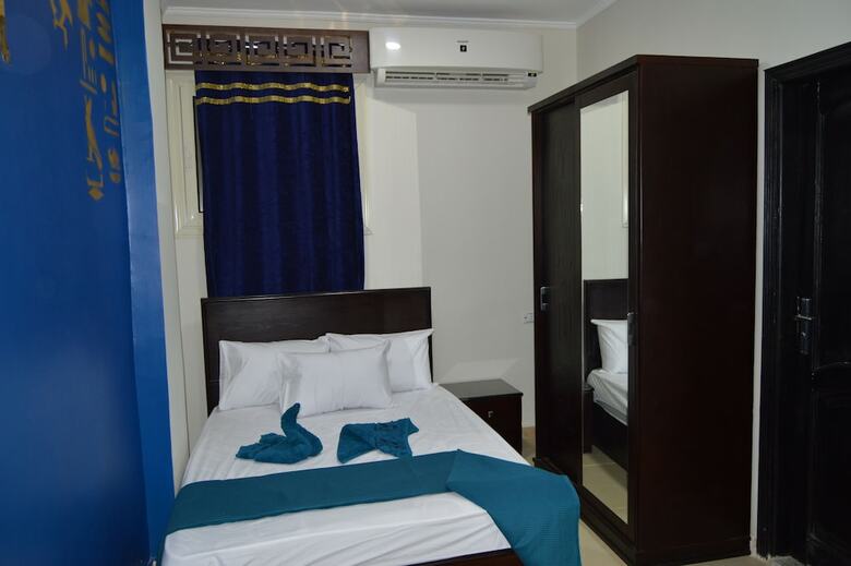 Bed & Breakfast Comfort Pyramids Inn