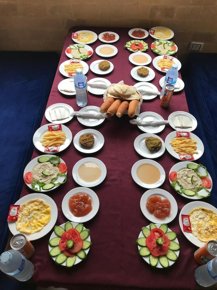 Bed & Breakfast Comfort Pyramids Inn