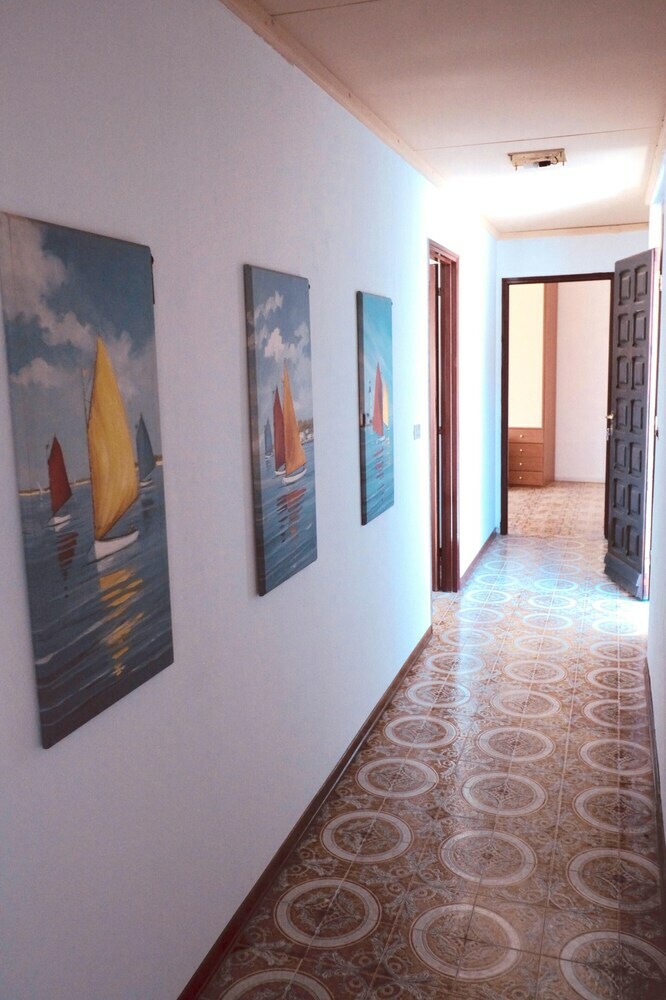 Apartment With 3 Bedrooms In Solarussa - 15 Km From The Beach
