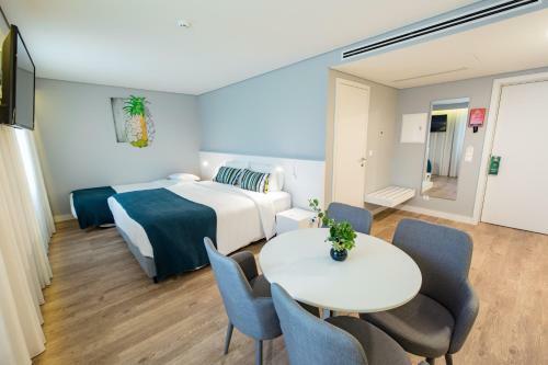 Hostal Ilha Hostel & Suites