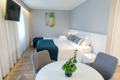 Hostal Ilha Hostel & Suites