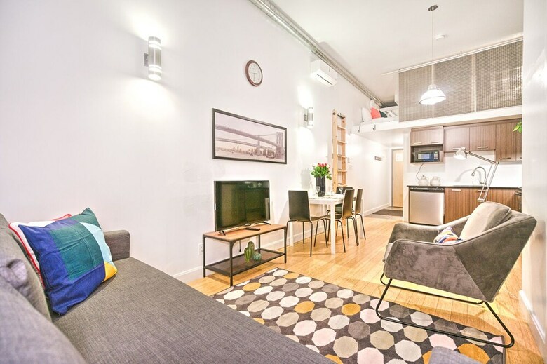 Apartamentos The Main 207 Central Modern Mezzanine Liv Mtl