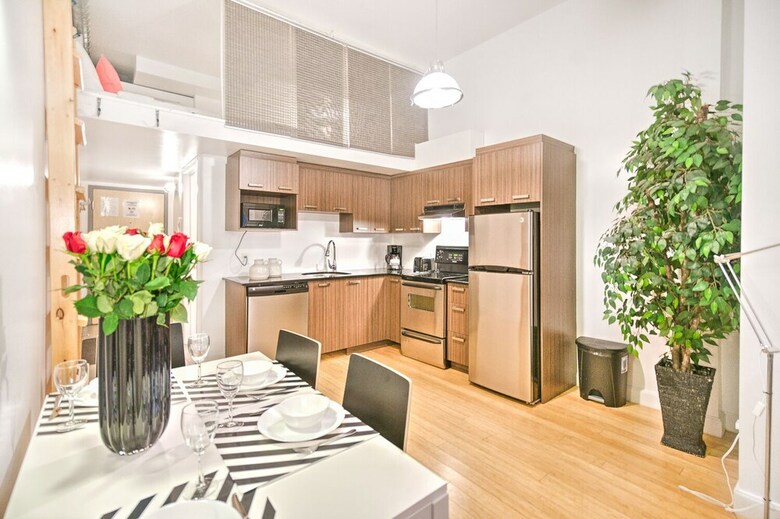 Apartamentos The Main 207 Central Modern Mezzanine Liv Mtl