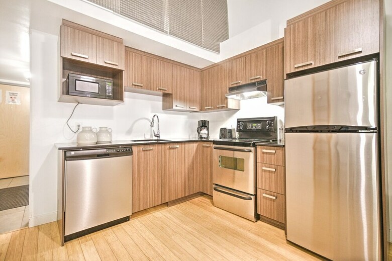 Apartamentos The Main 207 Central Modern Mezzanine Liv Mtl