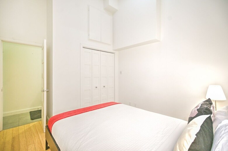 Apartamentos The Main 302 Central Modern Mezzanine Liv Mtl
