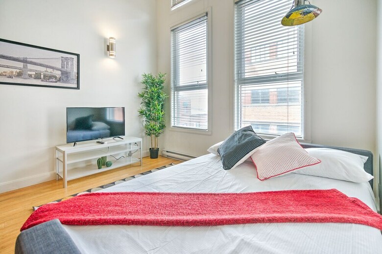 Apartamentos The Main 302 Central Modern Mezzanine Liv Mtl