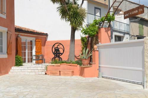 Hostal Aux Berges Du Canal