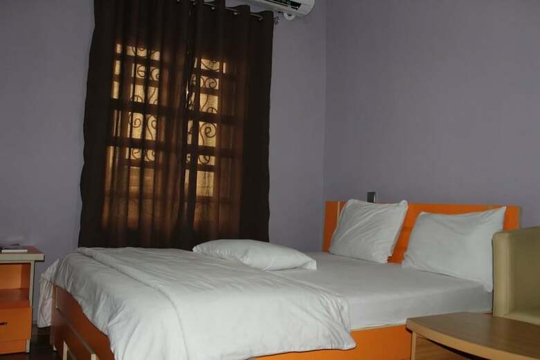 Aparthotel Ayoluyem Hotel