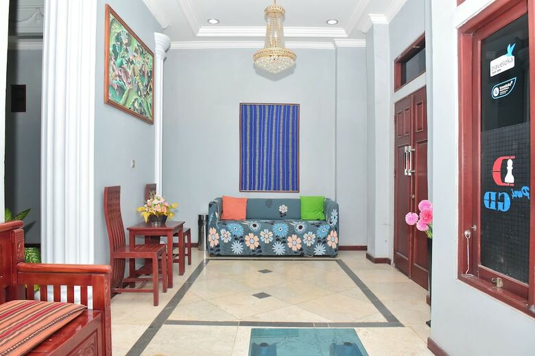 Hostal Oyo 1222 Puri Gajah Dompak