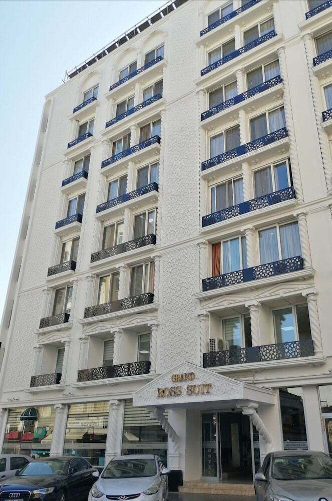 Grand Boss Suit Hotel