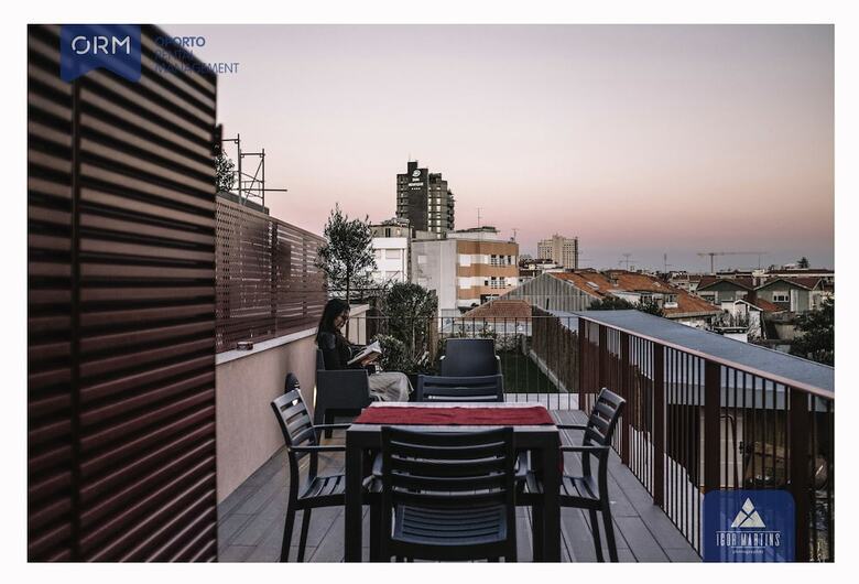 Orm - Almada Terrace Apartment