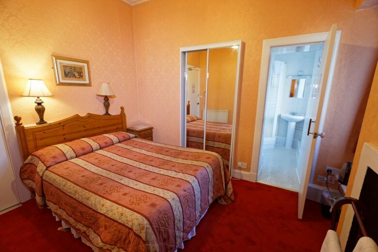 Hotel Averon  Guest House