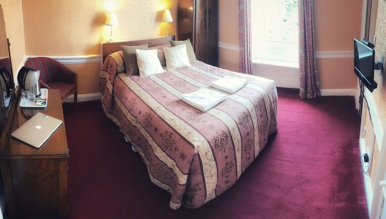 Hotel Averon  Guest House