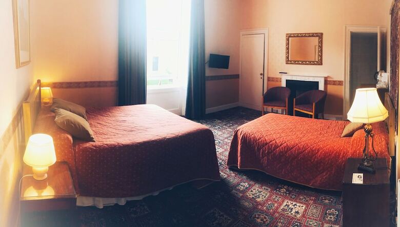 Hotel Averon  Guest House