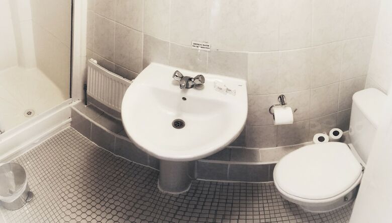 Hotel Averon  Guest House