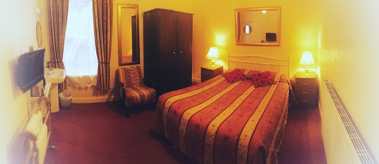 Hotel Averon  Guest House