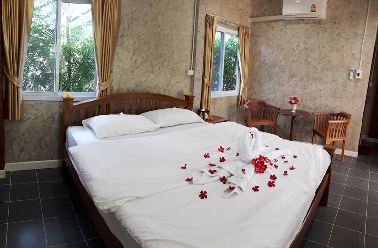 Hotel Paradise Resort Lamphun