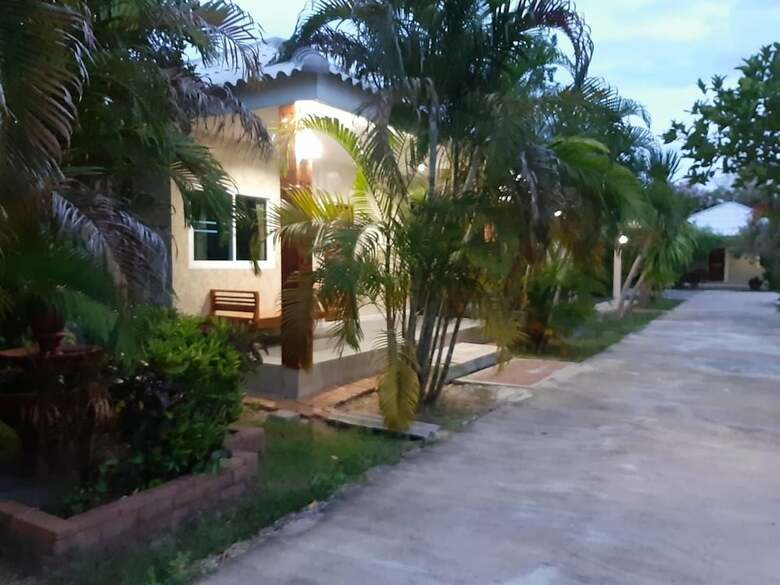Hotel Paradise Resort Lamphun