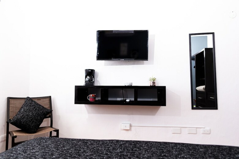 Santa Fe Studios And Suites By The Spot