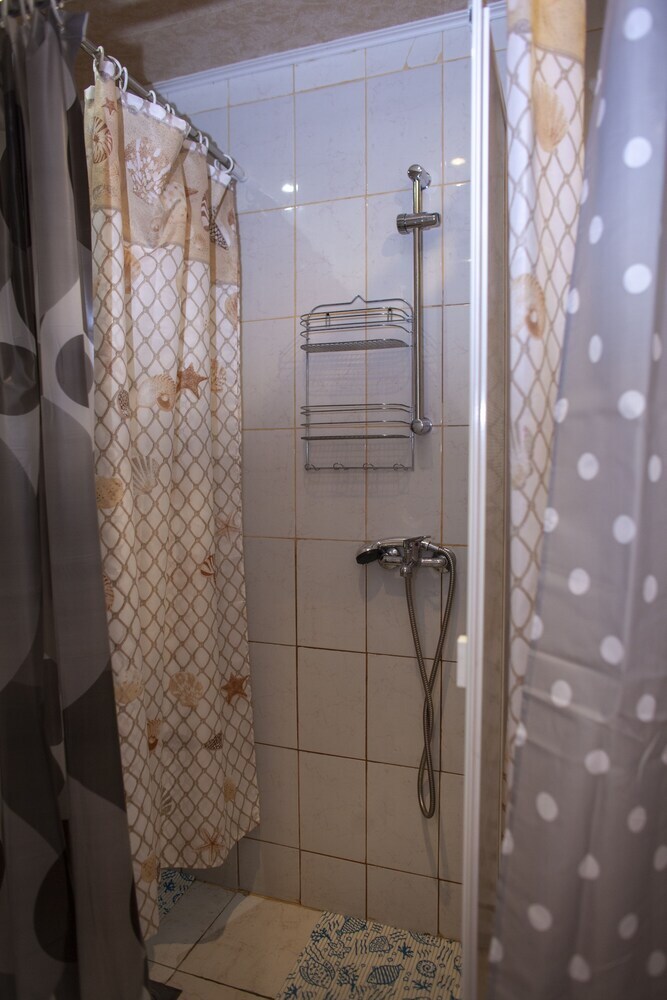 Hostal Novie Cheremushki - Hostel