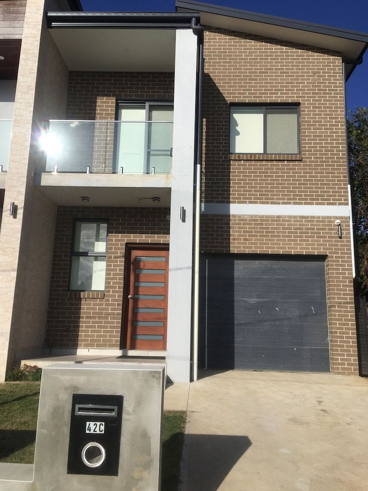 Hotel Minto Lodge Sydney