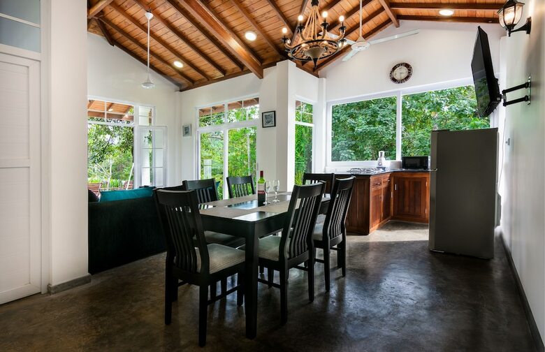Hotel Pearl Villa Welhengoda