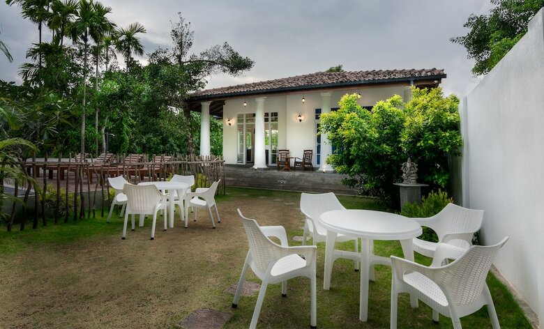 Hotel Pearl Villa Welhengoda
