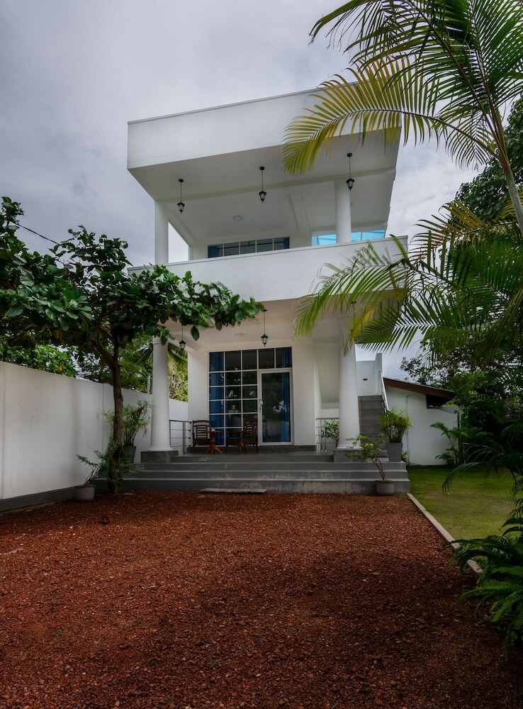 Hotel Pearl Villa Welhengoda