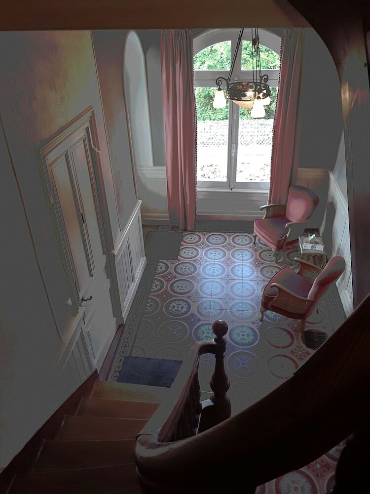 Hotel Manoir Le Sequoia