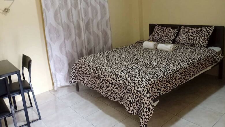 Hostal Dmc Caralos Vacation Inn And Dormitory