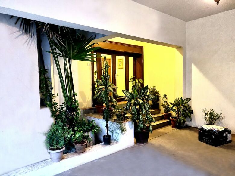 Hotel Guest Inn Suites