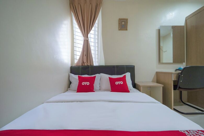 Oyo 89831 Sri Sena Hotel