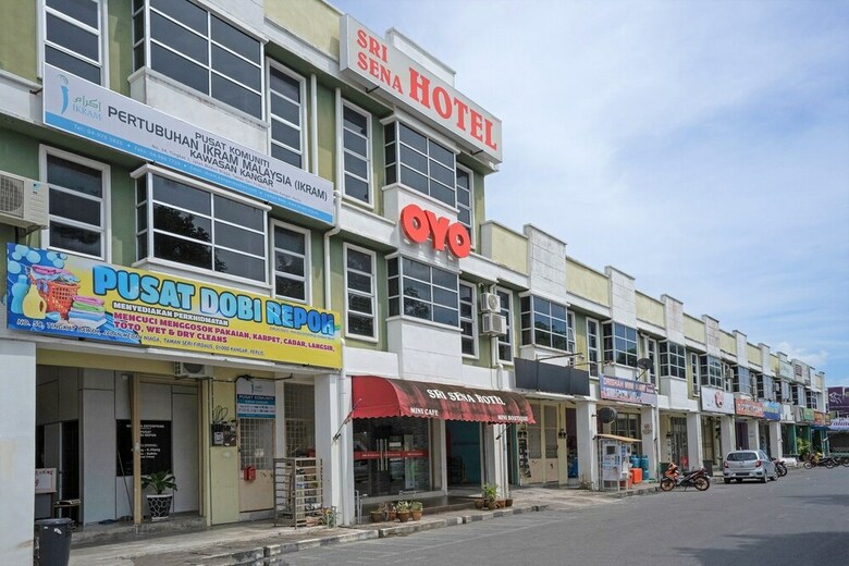 Oyo 89831 Sri Sena Hotel
