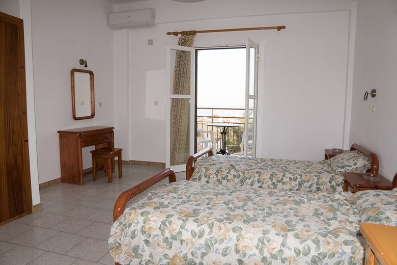 Aparthotel Mejanis