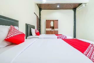 Hostal Oyo 1193 Asri House
