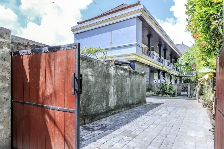 Hostal Oyo 1193 Asri House