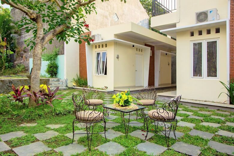 Hostal Oyo 1195 The Doctor's Guest House Syariah