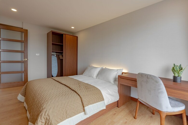 Aparthotel Moon West Lake Serviced Apartment